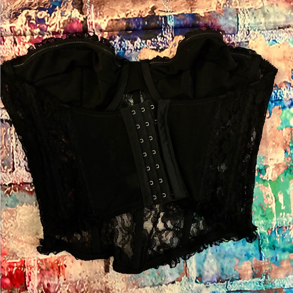 Elegant Black Lace Bustier Top - Picture 2 of 5